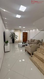 Casa individual para locação em Ipitanga – Rua pública.