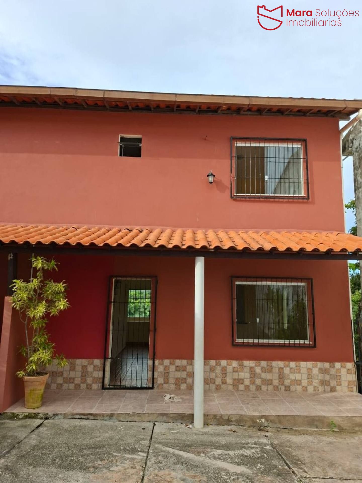 Village com 2 suítes em Villas do Atlântico – Excelente localização.