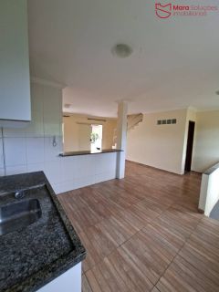 Village com 2 suítes em Villas do Atlântico – Excelente localização.