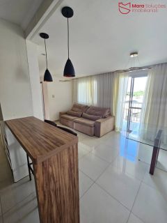 Apartamento mobiliado 2/4 com suíte, varanda ampla e excelente localização em Lauro de Freitas.