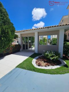 Apartamento mobiliado 2/4 com suíte, varanda ampla e excelente localização em Lauro de Freitas.