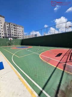 Apartamento mobiliado 2/4 com suíte, varanda ampla e excelente localização em Lauro de Freitas.