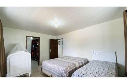 Casa de rua próximo ao parque shopping!