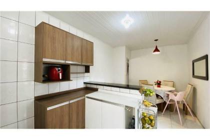 Casa de rua próximo ao parque shopping!