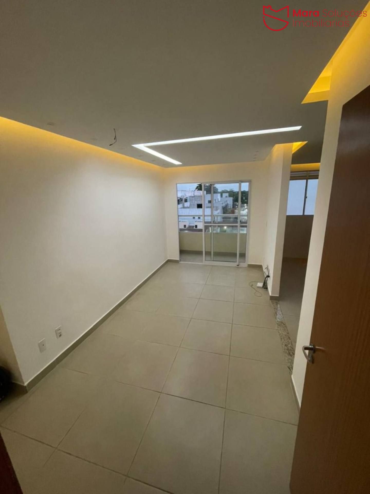 Apartamento Caminhos do Litoral, 2/4 com suíte em Buraquinho.