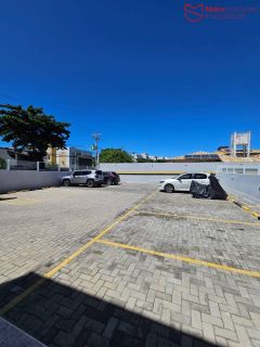 Apartamento térreo 2/4 mobiliado com garden, nascente e infraestrutura completa em Vilas do Atlântico.