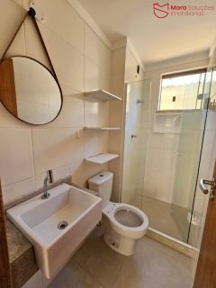 Apartamento 2/4 com cobertura, suíte e excelente localização em Vilas do Atlântico.