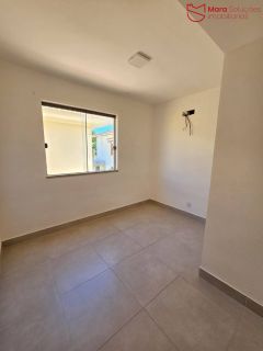 Apartamento 2/4 com cobertura, suíte e excelente localização em Vilas do Atlântico.