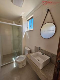 Apartamento 2/4 com cobertura, suíte e excelente localização em Vilas do Atlântico.