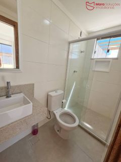 Apartamento 2/4 com cobertura, suíte e excelente localização em Vilas do Atlântico.