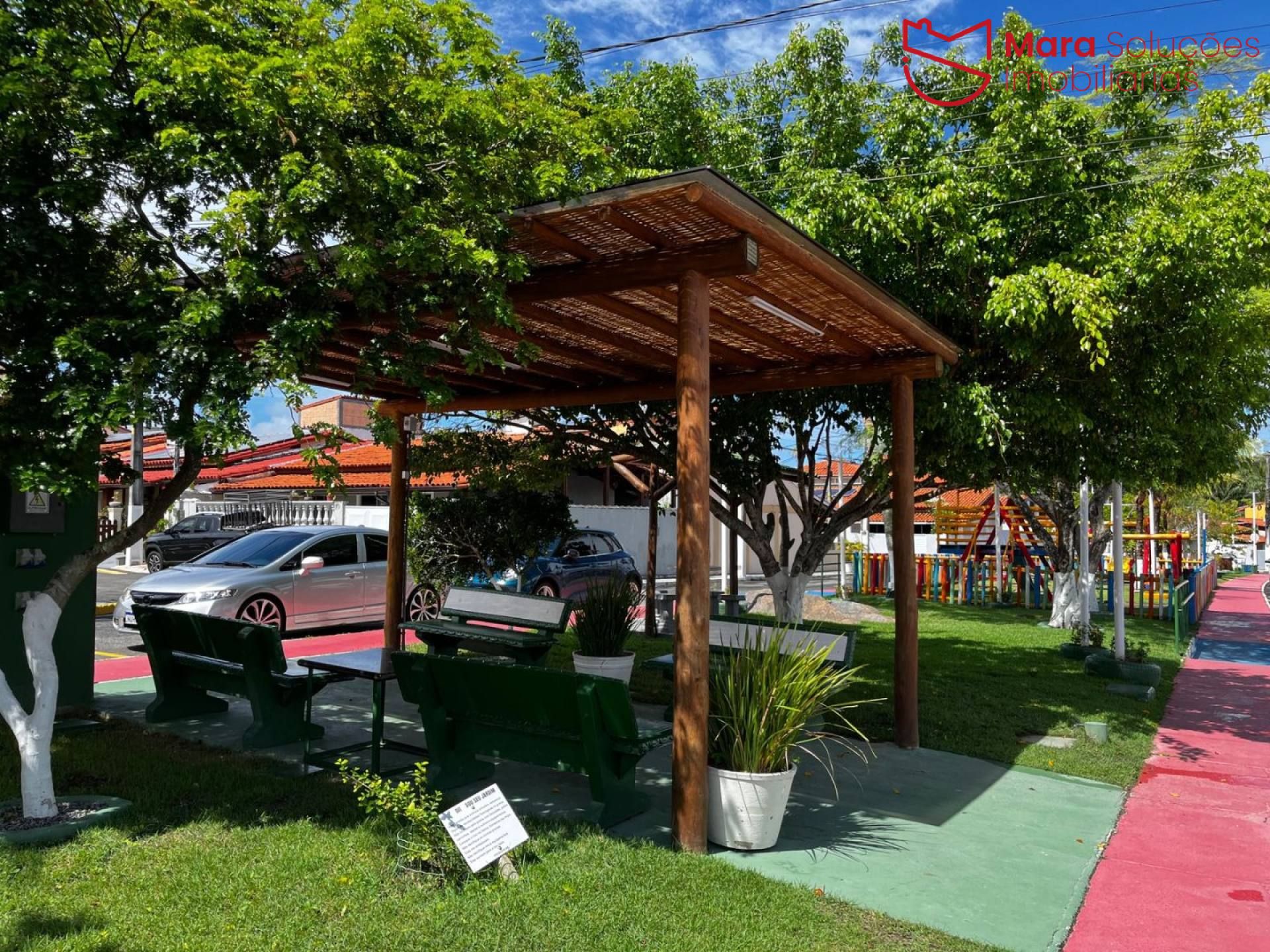 Casa aconchegante 3/4 em condomínio fechado.