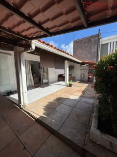 Casa aconchegante 3/4 em condomínio fechado.