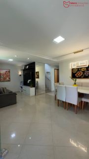 Casa em condomínio, totalmente  planejada , 3/4 em Buraquinho a 2km da praia.