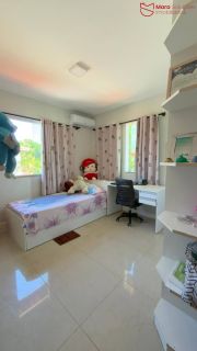 Casa em condomínio, totalmente  planejada , 3/4 em Buraquinho a 2km da praia.