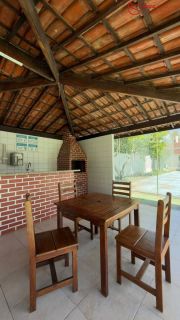 Casa em condomínio, totalmente  planejada , 3/4 em Buraquinho a 2km da praia.