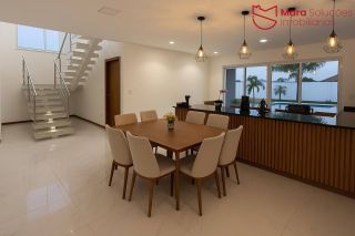 Casa Alto Padrão no Condomínio Parque do Jacuípe com 4 Suítes, Piscina e 270m² em Terreno de 500m².