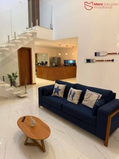 Casa Alto Padrão no Condomínio Parque do Jacuípe com 4 Suítes, Piscina e 270m² em Terreno de 500m².