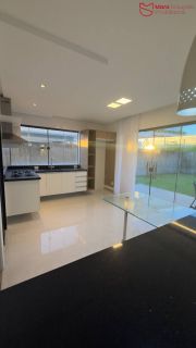 Casa Para locação no Alphaville Litoral Norte 3.