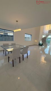 Casa Para locação no Alphaville Litoral Norte 3.