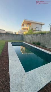 Casa Para locação no Alphaville Litoral Norte 3.