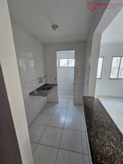 Excelente apartamento de 2 quartos em Itapuã.