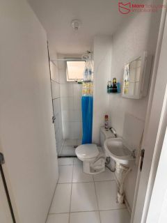 Apartamento 2/4 no cond. mar de Abrantes.