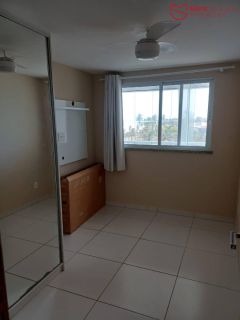 Apartamento a poucos metros da praia com vista mar no Praia do Flamengo – 2/4 com suíte, 68m², todo climatizado, 2 vagas e porteira fechada – pronto para morar!