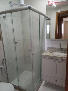 Apartamento a poucos metros da praia com vista mar no Praia do Flamengo – 2/4 com suíte, 68m², todo climatizado, 2 vagas e porteira fechada – pronto para morar!