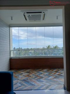 Apartamento a poucos metros da praia com vista mar no Praia do Flamengo – 2/4 com suíte, 68m², todo climatizado, 2 vagas e porteira fechada – pronto para morar!