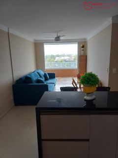 Apartamento a poucos metros da praia com vista mar no Praia do Flamengo – 2/4 com suíte, 68m², todo climatizado, 2 vagas e porteira fechada – pronto para morar!