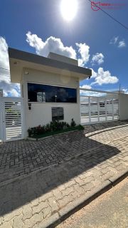 Casa térrea em condomínio fechado | 3/4 com suíte | Nascente | Solar de Abrantes.