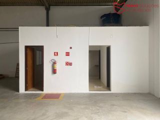 GALPÃO NOVO PARA LOCAÇÃO EM ABRANTES | 380m² | PÉ DIREITO ALTO | EXCELENTE LOCALIZAÇÃO