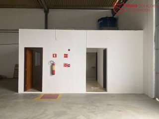 GALPÃO NOVO PARA LOCAÇÃO EM ABRANTES | 380m² | PÉ DIREITO ALTO | EXCELENTE LOCALIZAÇÃO