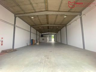 GALPÃO NOVO PARA LOCAÇÃO EM ABRANTES | 380m² | PÉ DIREITO ALTO | EXCELENTE LOCALIZAÇÃO