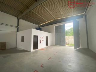 GALPÃO NOVO PARA LOCAÇÃO EM ABRANTES | 380m² | PÉ DIREITO ALTO | EXCELENTE LOCALIZAÇÃO
