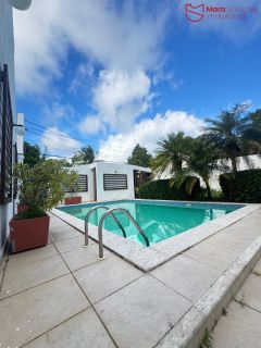 Casa de alto padrão em Vilas do Atlântico – localização privilegiada
