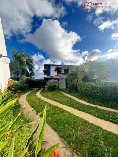 Casa de alto padrão em Vilas do Atlântico – localização privilegiada