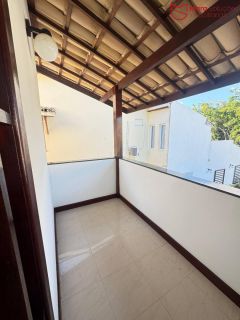 Casa de alto padrão em Vilas do Atlântico – localização privilegiada