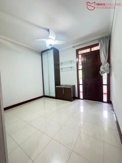 Casa de alto padrão em Vilas do Atlântico – localização privilegiada