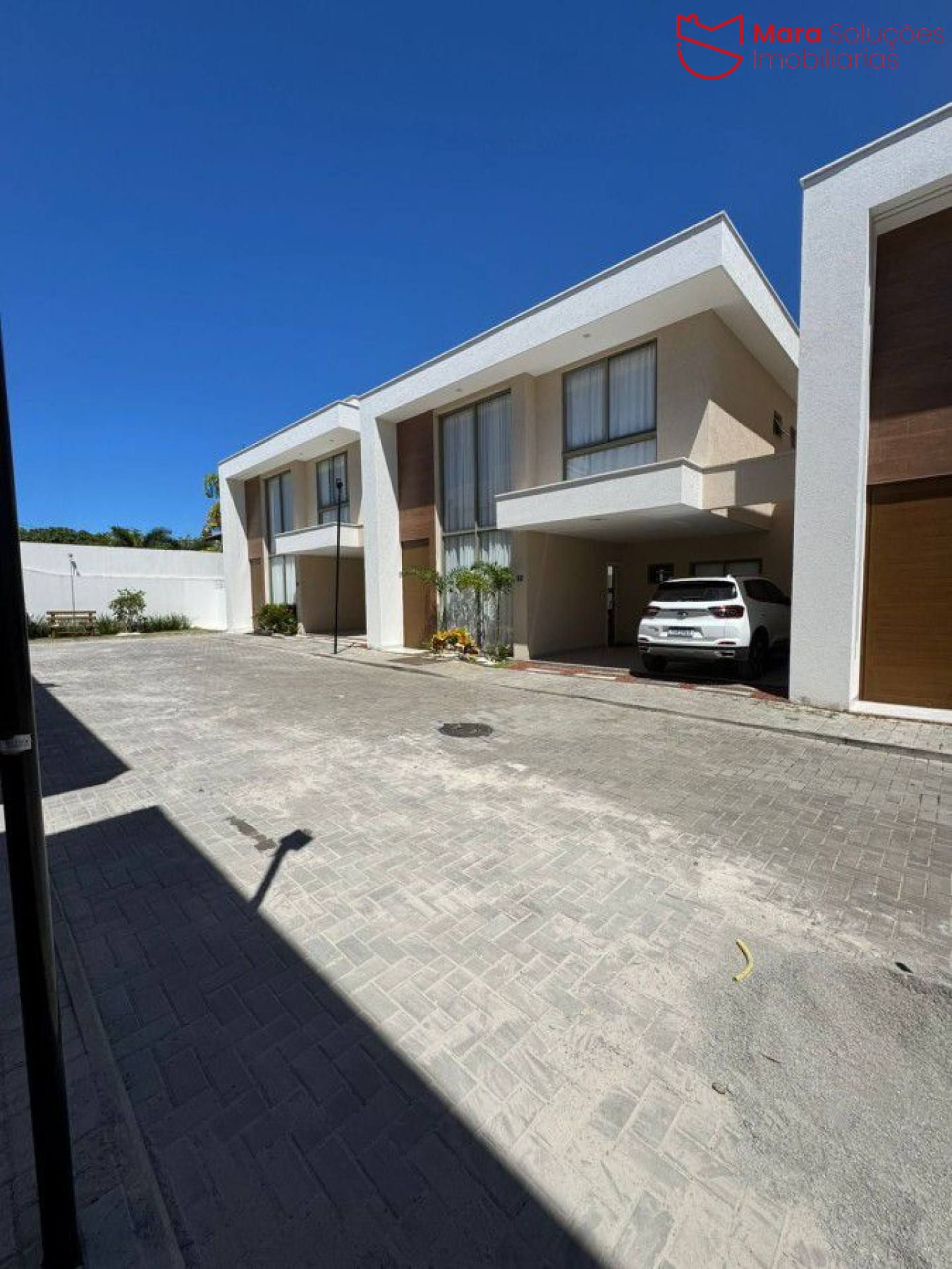 CASA À VENDA | Condomínio Jaguar – Av. Priscila Dutra