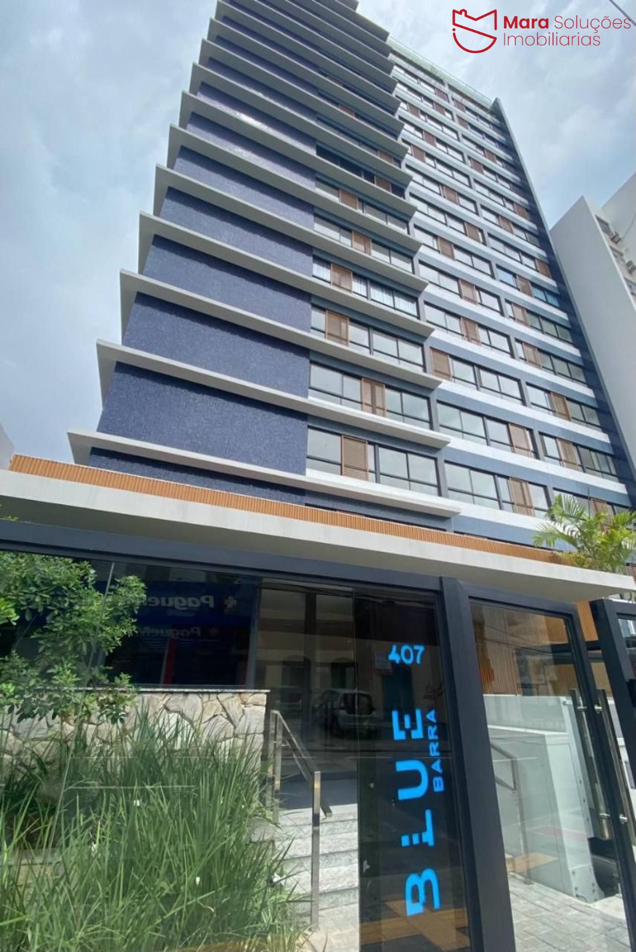 BLUE BARRA - 1/4 Mobiliado com 30m² | Andar Alto