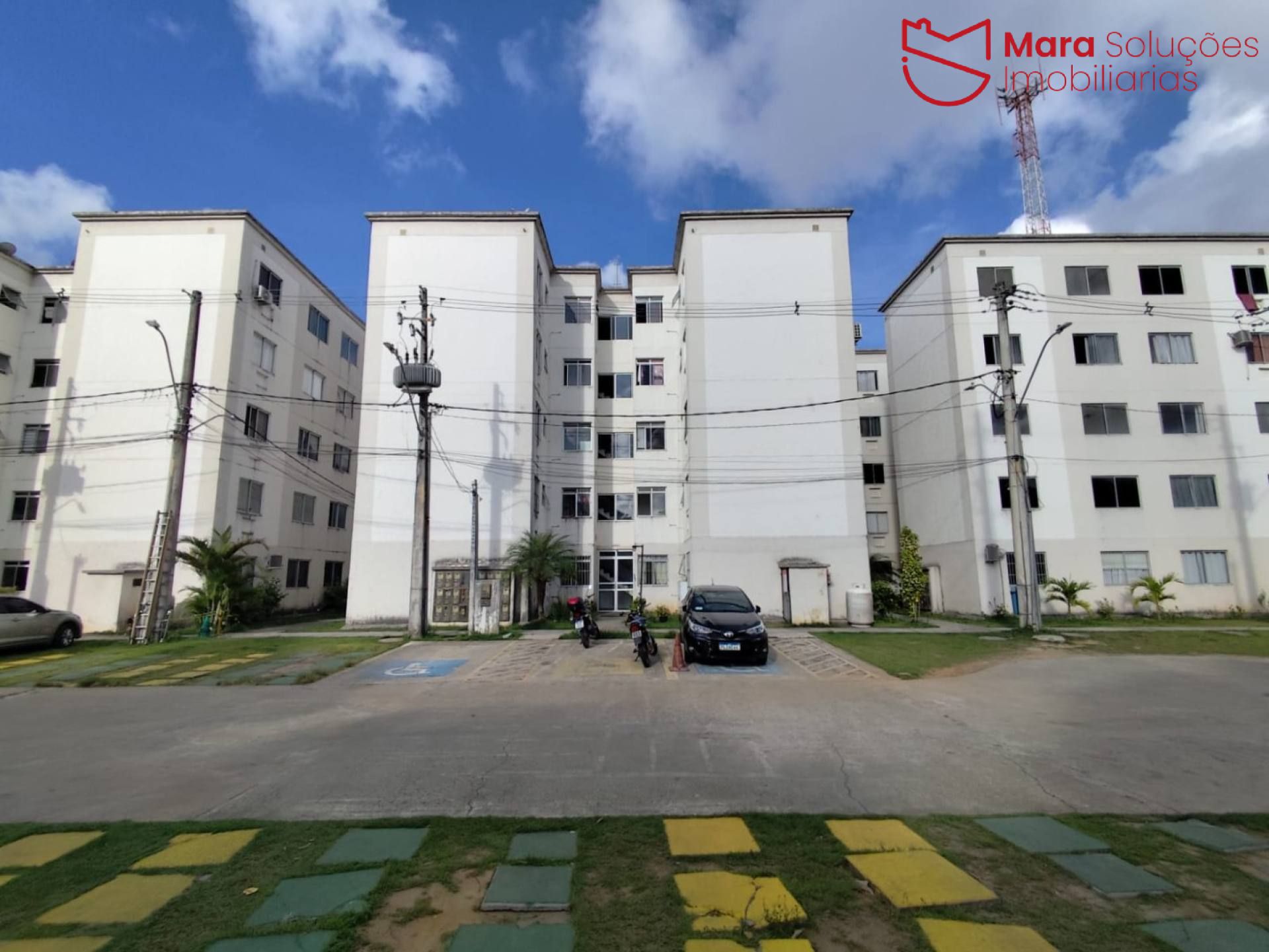 Apartamento Reformado 2/4 no Condomínio Vista do Vale