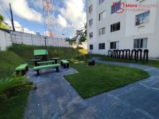 Apartamento Reformado 2/4 no Condomínio Vista do Vale