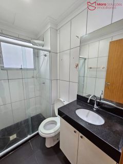 Apartamento 2/4 reformado com porcelanato no Parque Solar das Palmeiras
