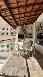 Casa Semimobiliada com 2 Suítes no Centro de Lauro de Freitas