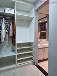 Casa recém reformada com excelente padrão de acabamento e ampla área de lazer.