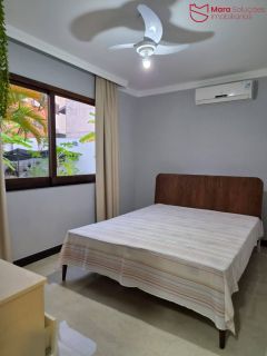 Casa recém reformada com excelente padrão de acabamento e ampla área de lazer.