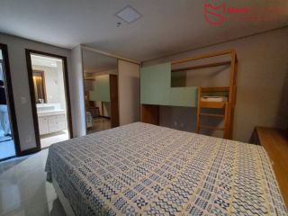 Casa recém reformada com excelente padrão de acabamento e ampla área de lazer.