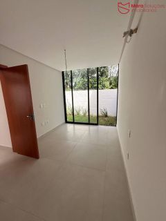 Casa térrea à venda no Condomínio Vila Florença, em Abrantes.