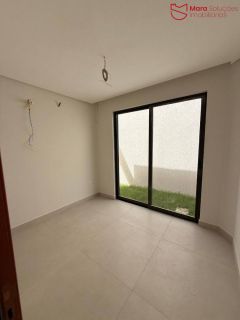 Casa térrea à venda no Condomínio Vila Florença, em Abrantes.